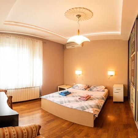 City Center Apartment Belgrado Buitenkant foto