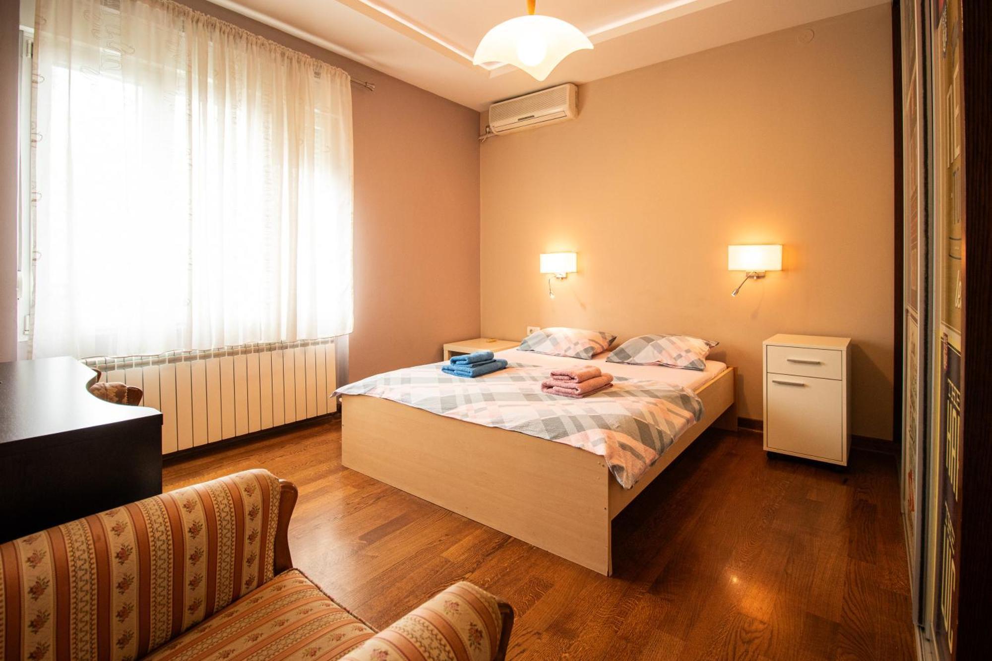 City Center Apartment Belgrado Buitenkant foto